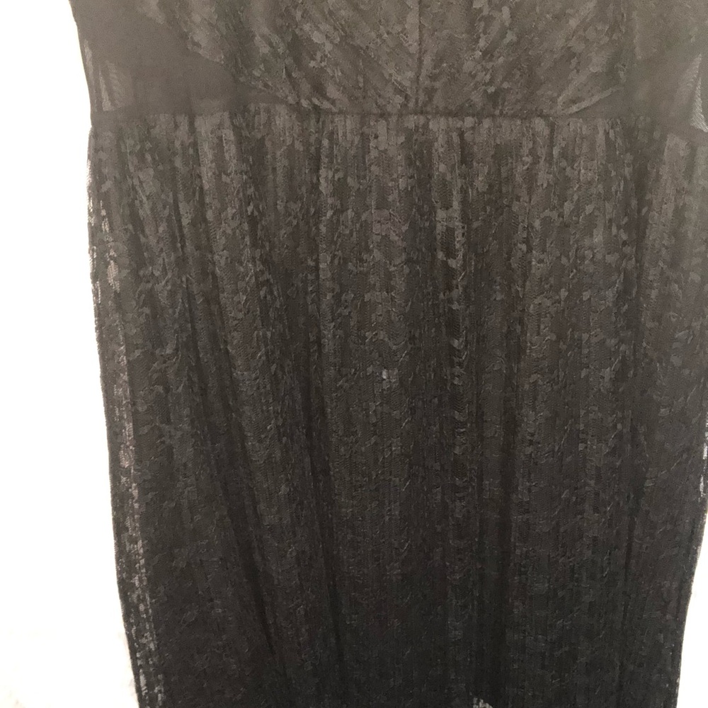 Black Sleeveless Dress - Picture 6 of 6